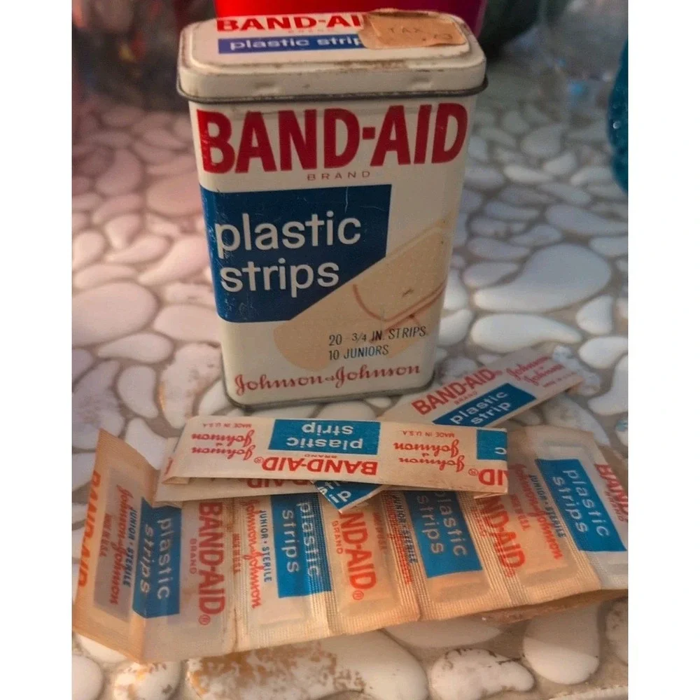 VTG Johnson & Johnson Band-Aid Metal Tin W/Original Plastic Strips included!